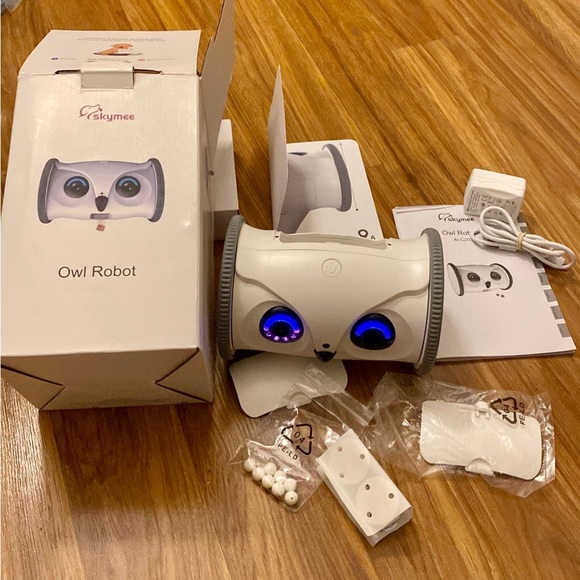 Skymee Owl Robot Camera Treat Dispenser - Picture 2 of 12